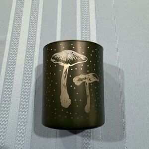 Mushroom Design Candle Holder - Black